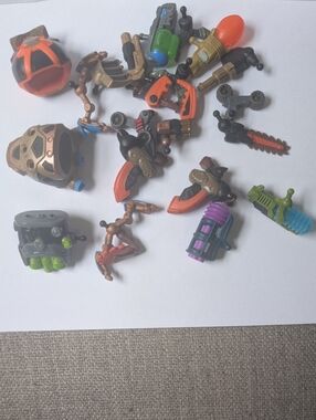 4/$20 Lego Bionicales Pieces *T3